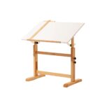 Mesa de dibujo vintage de madera con superficie blanca